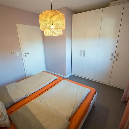 Kleiner-sundblick-terrassenwohnung-mit-meerblick-und-strandkorb-in-lemkenhafen Lemkenhafen auf Fehmarn